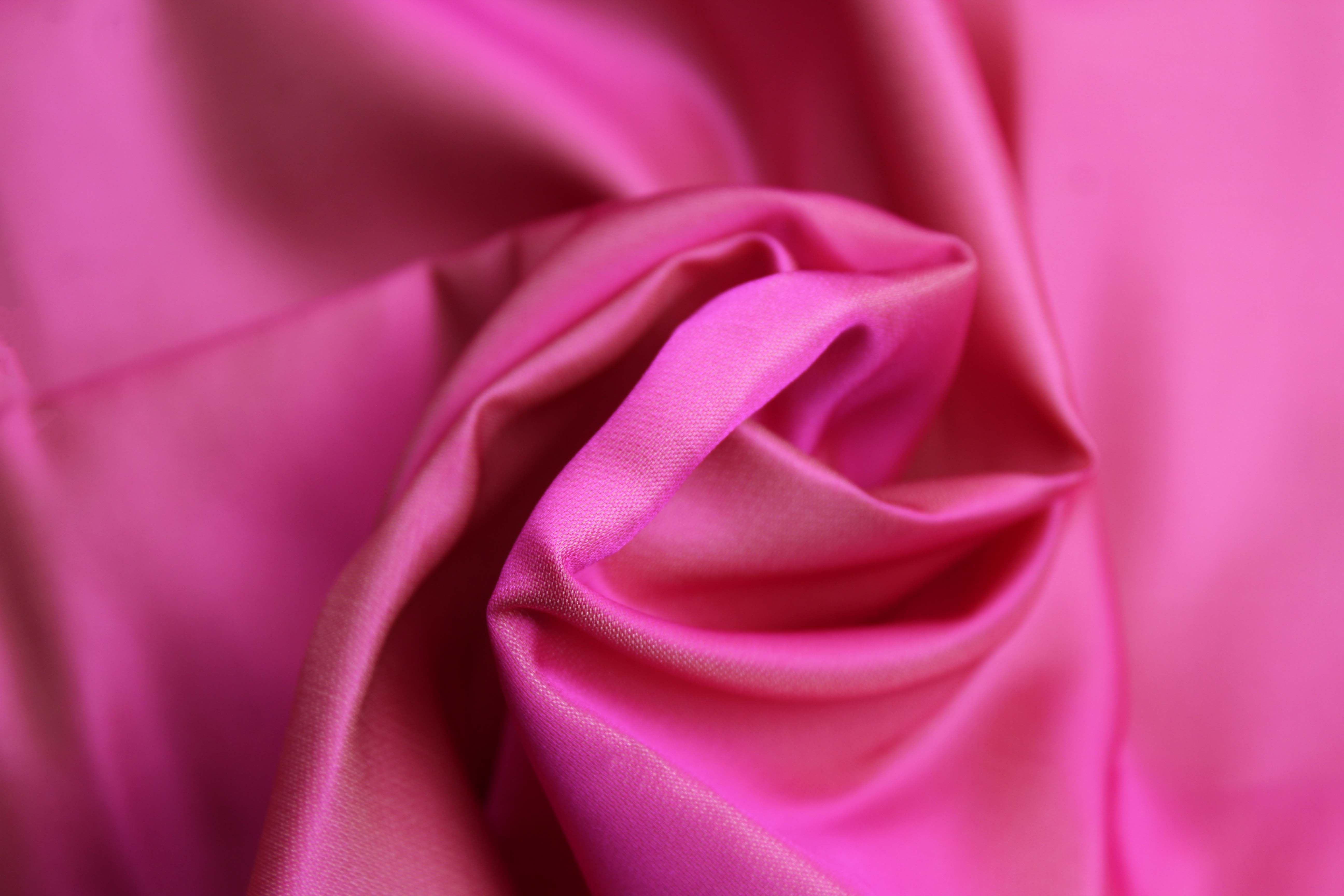 SILKY POLY NYLON SATIN - HOT PINK